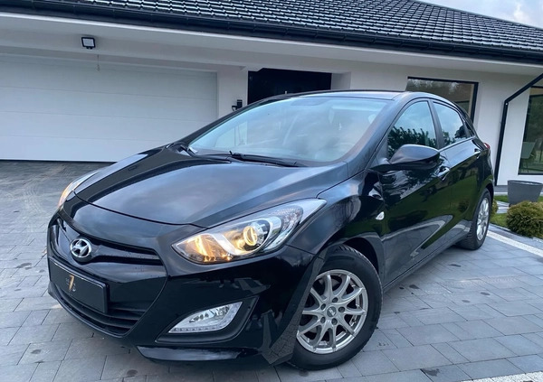 Hyundai I30 cena 33900 przebieg: 150000, rok produkcji 2013 z Radzymin małe 172